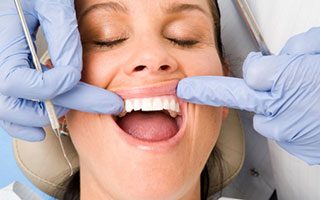 Club Dental Garantía de Clínica - Dentista de Confianza - Tratamiento contra enfermedades de las encías