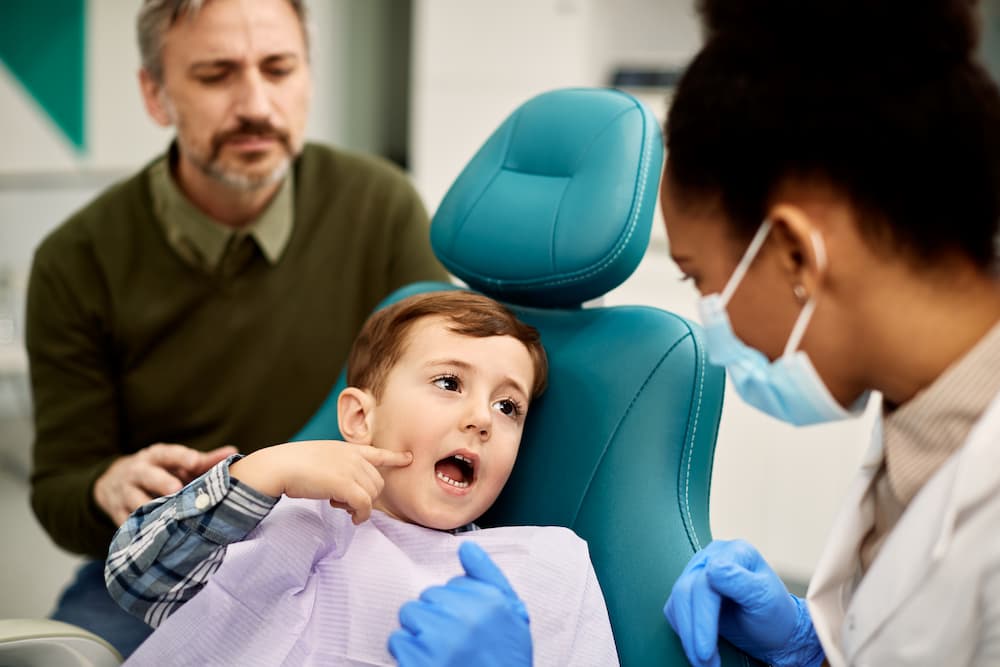 niño con traumatismo dental